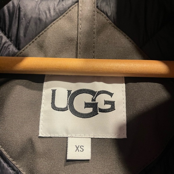 EUC Woman’s XS UGG winter coat - Picture 2 of 7